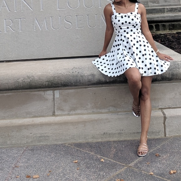 SOLD ** DRESS💐✅ - Picture 2 of 3